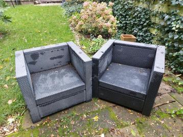 Garden chairs and cushions beschikbaar voor biedingen