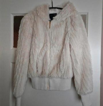 Fluffy jasje/ vestje maat 36 beschikbaar voor biedingen