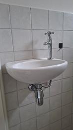 Wasbak toilet met kraan, Doe-het-zelf en Verbouw, Sanitair, Ophalen, Zo goed als nieuw, Steen, Toilet