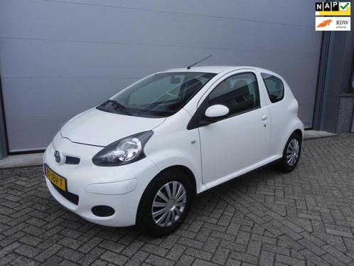 Toyota Aygo 1.0-12V Comfort Apk 25-04-2026 Stuurbekrachtigin, Auto's, Toyota, Bedrijf, Te koop, Aygo, Airbags, Centrale vergrendeling