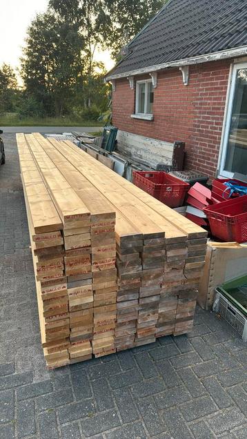 vurenhout balken partij beschikbaar voor biedingen