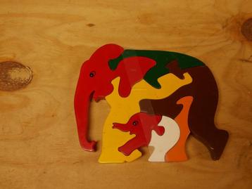 houten puzzel beschikbaar voor biedingen