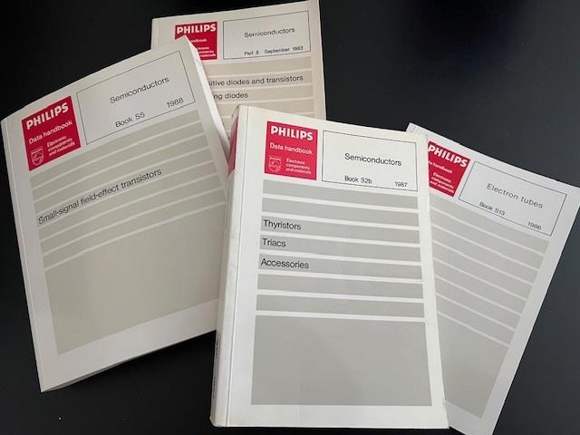 Philips Data Handbook – Red Series 4 delen, Boeken, Techniek, Zo goed als nieuw, Elektrotechniek, Verzenden