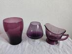 Oud paars glaswerk: drinkglas~cognacglas~room-/melkkannetje, Antiek en Kunst, Antiek | Glas en Kristal, Ophalen of Verzenden