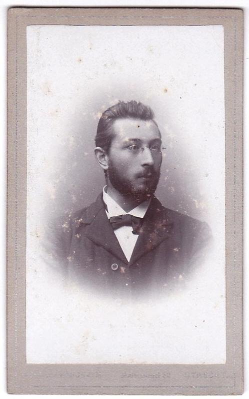 CDV - Man Baard Snor Das - Foto Van Winsheijm Utrecht, Verzamelen, Foto's en Prenten, Gebruikt, Foto, Overige onderwerpen, Voor 1940