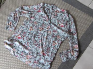 2 blouses XXL   Etam met gratis vest. beschikbaar voor biedingen