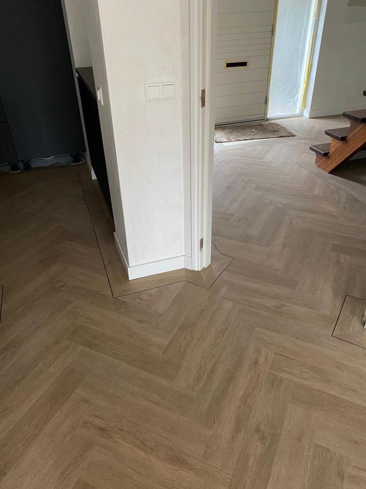 PVC vloeren, Egaliseren, Plinten, Traprenovatie, etc, Diensten en Vakmensen, Vloerleggers en Parketteurs, Tapijt of Kunststof
