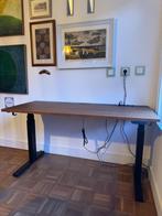 Ikea bureau Mittzon/zit/sta, elektrisch walnootfineer, Ophalen, Elektrisch, Zo goed als nieuw, Bureau
