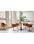 Artifort Eettafel 150cm rond massief gerookt eiken Lp €3.480, Rond, Ophalen of Verzenden, Zo goed als nieuw, Vijf personen of meer