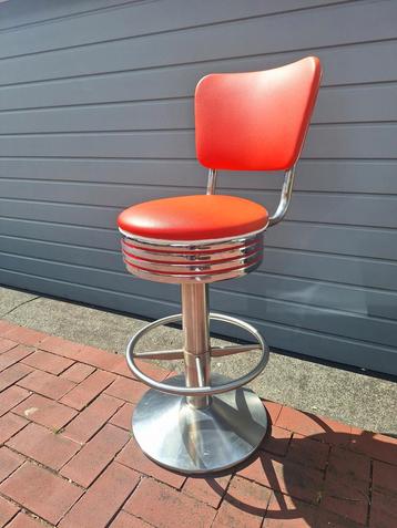 Retro Kruk met Rugleuning beschikbaar voor biedingen