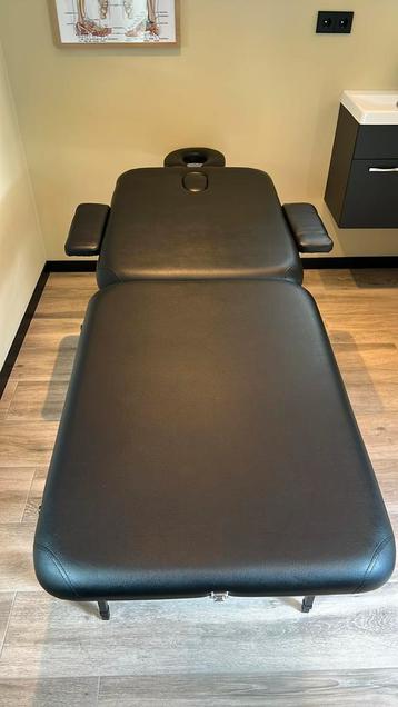 Nette complete massage tafel beschikbaar voor biedingen