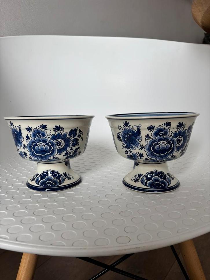 2 Schalen met voet Delfts Blauw, Antiek en Kunst, Antiek | Schalen, Ophalen of Verzenden