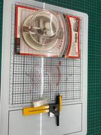 Twee verschillende cirkelsnijders met reserve mesjes, Hobby en Vrije tijd, Kaarten | Zelf maken, Ophalen of Verzenden, Gebruikt