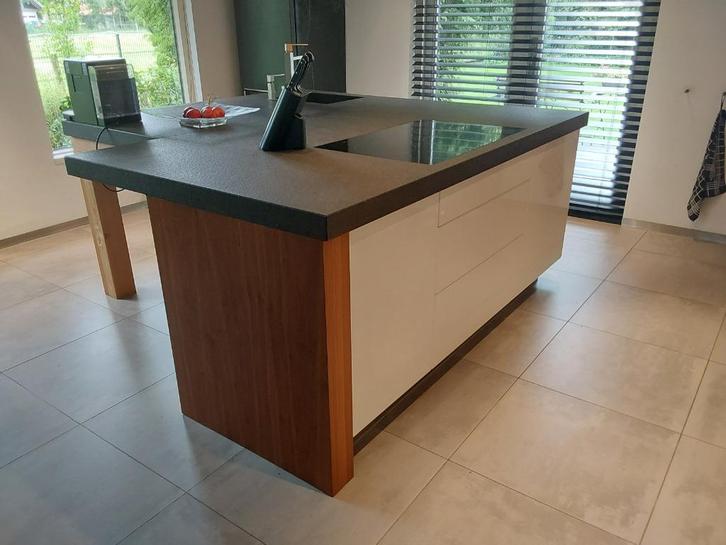 Hardstenen aanrechtblad met spoelbak, inductie en kraan, Huis en Inrichting, Keuken | Keukenelementen, Zo goed als nieuw, 150 tot 200 cm