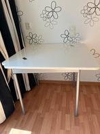 Kinderbureau vierkant/ driehoek met gratis bureaustoeltje, Huis en Inrichting, Bureaus, Ophalen, Gebruikt
