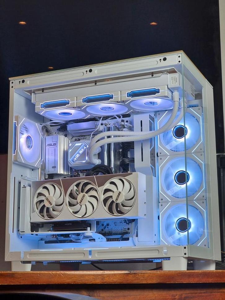 Game PC witte / RTX 5080 / RYZEN 7 9800X3D / Gaming Computer, Computers en Software, Desktop Pc's, Nieuw, 4 Ghz of meer, SSD, 32 GB