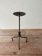 Gietijzeren kandelaar, Huis en Inrichting, Tafels | Bijzettafels, Minder dan 55 cm, Metaal of Aluminium, Ophalen of Verzenden