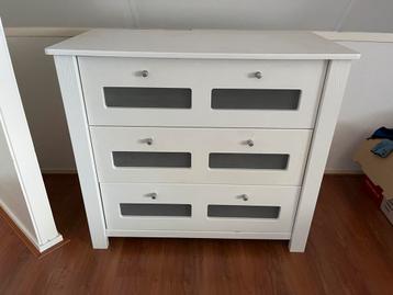Commode beschikbaar voor biedingen