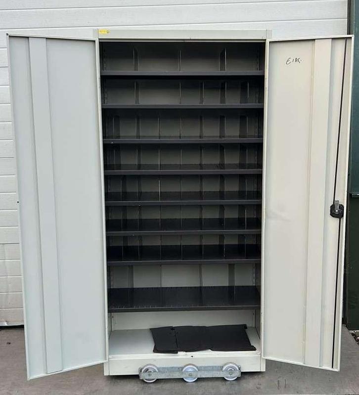 Werkplaats / schappen kast, Huis en Inrichting, Kasten | Overige, Gebruikt, Ophalen