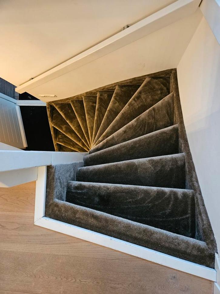 Trap bekleden trap bekleding trappen tapijt en pvc, Huis en Inrichting, Stoffering | Tapijten en Kleden, Zo goed als nieuw, Ophalen of Verzenden