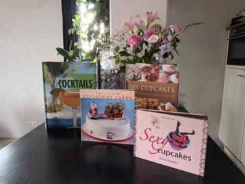 3 bakboeken en een cocktailboek beschikbaar voor biedingen