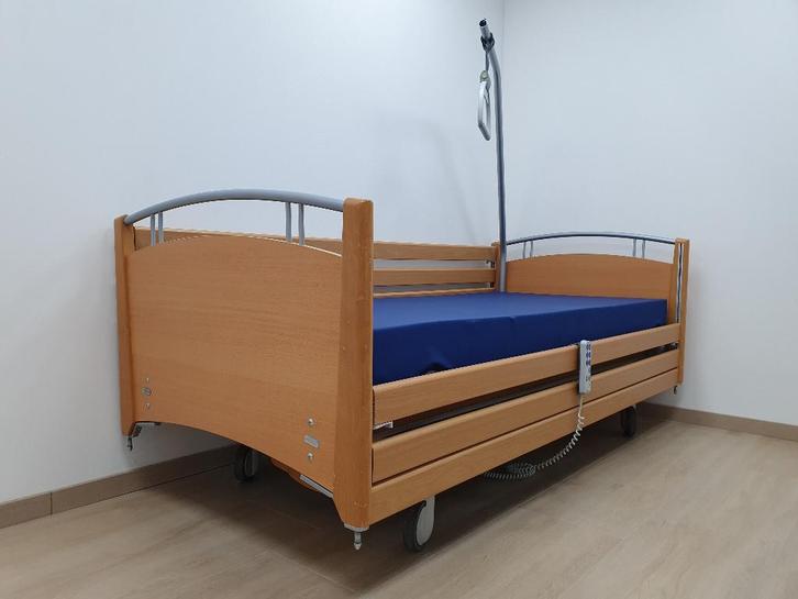 zorgbed - hooglaagbed - seniorenbed - Wissner Bosserhoff bed, Diversen, Verpleegmiddelen, Zo goed als nieuw, Verzenden