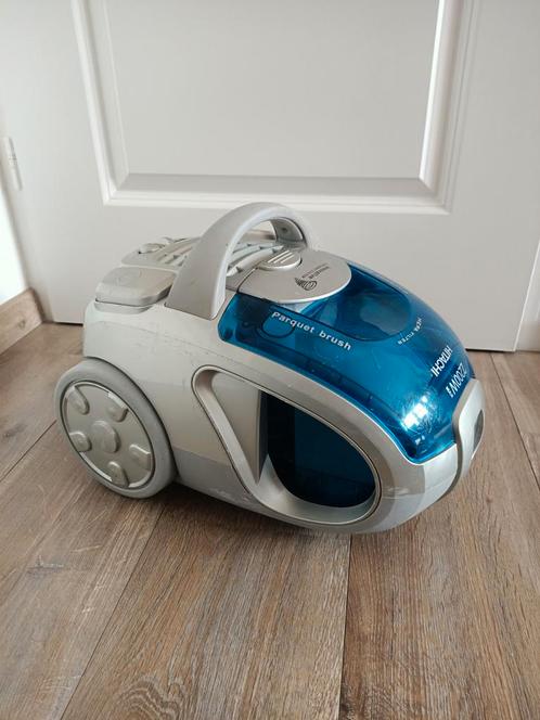 Hitachi stofzuiger zonder zak 2200 W met parketborstel., Witgoed en Apparatuur, Stofzuigers, Gebruikt, Stofzuiger, 2000 watt of meer