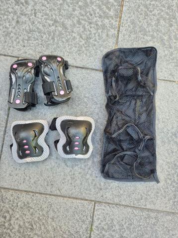 Beschermset voor skeeleren of rolschaatsen beschikbaar voor biedingen