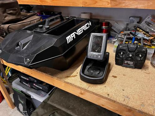 Maverick voerboot met fishfinder, Watersport en Boten, Hengelsport | Karpervissen, Gebruikt, Complete set, Ophalen of Verzenden