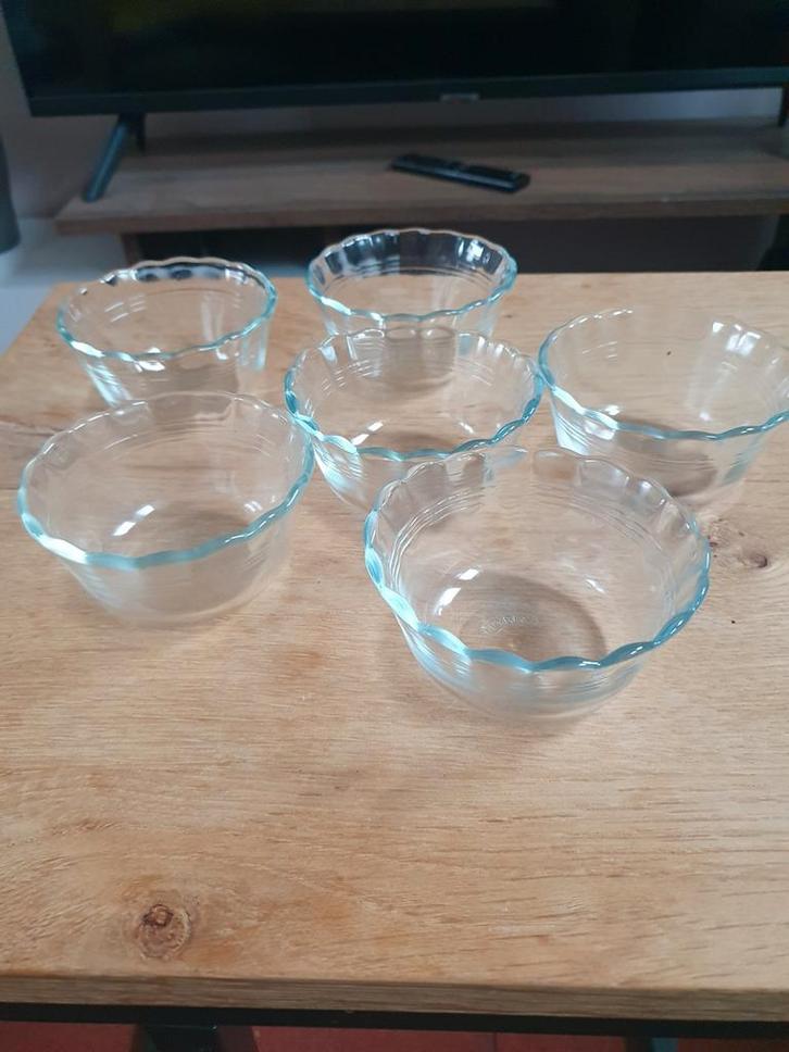 Pyrex schaaltjes met schulprand - 6 stuks, Huis en Inrichting, Keuken | Servies, Zo goed als nieuw, Glas of Glazen, Overige stijlen