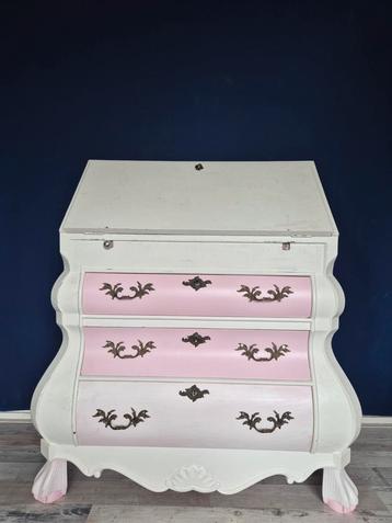 secretaire / bureau met klapdeksel beschikbaar voor biedingen
