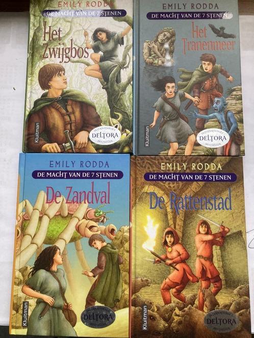 T.K. De macht van de 7 Stenen deel 1 t/m 4 door Emily Rodda, Boeken, Fantasy, Zo goed als nieuw, Ophalen of Verzenden