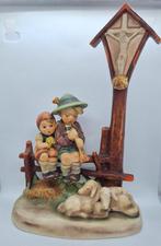 Goebel Hummel - 28/3 Wayside Devotion (TMK3), Verzamelen, Beelden en Beeldjes, Ophalen of Verzenden, Zo goed als nieuw, Hummel