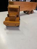 Grote Houten truck met Oplegger, Ophalen of Verzenden, Zo goed als nieuw, Duw- of Trekspeelgoed