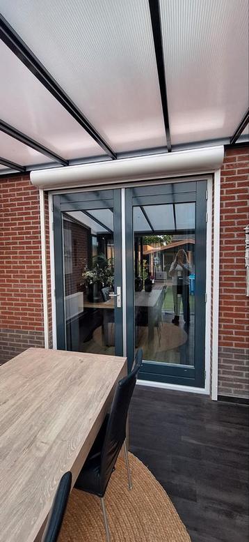 Elektrisch bedienbare rolluik  beschikbaar voor biedingen