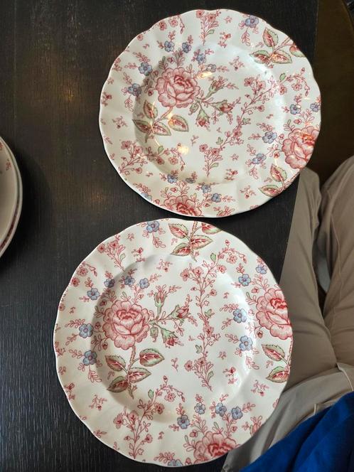 Johnson Brothers Rose Chintz Ontbijtborden (2), Antiek en Kunst, Antiek | Servies los, Ophalen of Verzenden