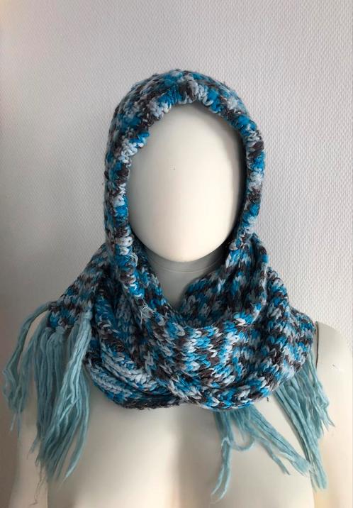 Leuke O’Neill muts shawl blauw tinten gebreid, Kleding | Dames, Mutsen, Sjaals en Handschoenen, Zo goed als nieuw, Muts, Maat 46/48 (XL) of groter
