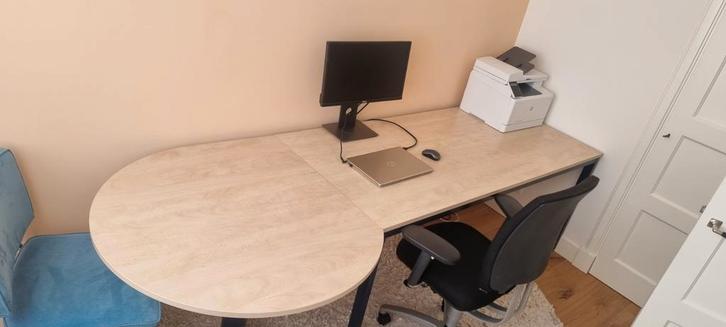 Uniek bureau met ronding, Huis en Inrichting, Bureaus, Zo goed als nieuw, Ophalen
