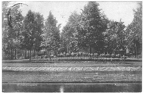 938025	Apeldoorn	Wilhelminapark	1913	Postzegel afgeweekt, Verzamelen, Ansichtkaarten | Nederland, Gelopen, Gelderland, Voor 1920