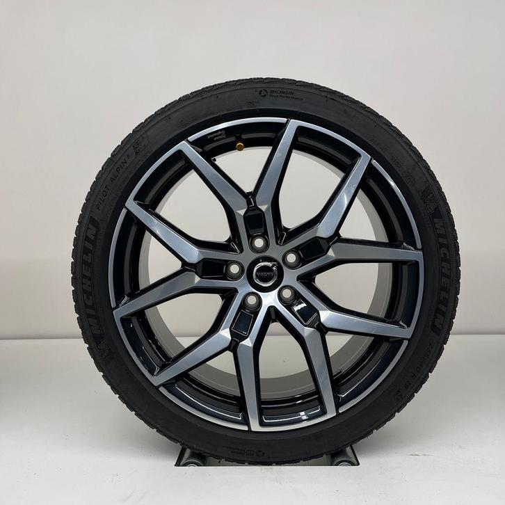 Volvo V60 - 19 inch - winterbanden, Auto-onderdelen, Banden en Velgen, Banden en Velgen, Winterbanden, 19 inch, 235 mm, Personenwagen