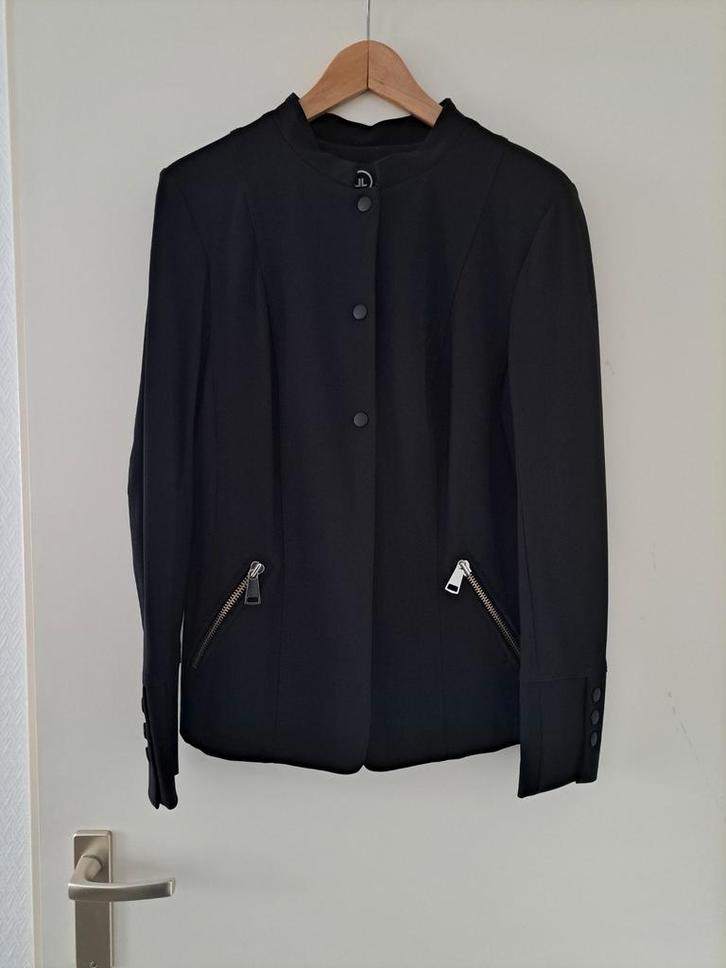 Jane Lushka Zwart Colbert - NIEUW mt xl zware travelstof, Kleding | Dames, Jasjes, Kostuums en Pakken, Gedragen, Jasje, Maat 42/44 (L)
