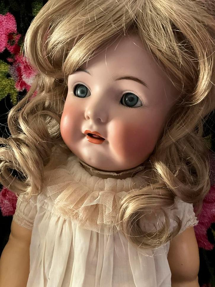 Prachtige antieke pop met flirtogen en mama stem., Antiek en Kunst, Antiek | Speelgoed, Ophalen of Verzenden