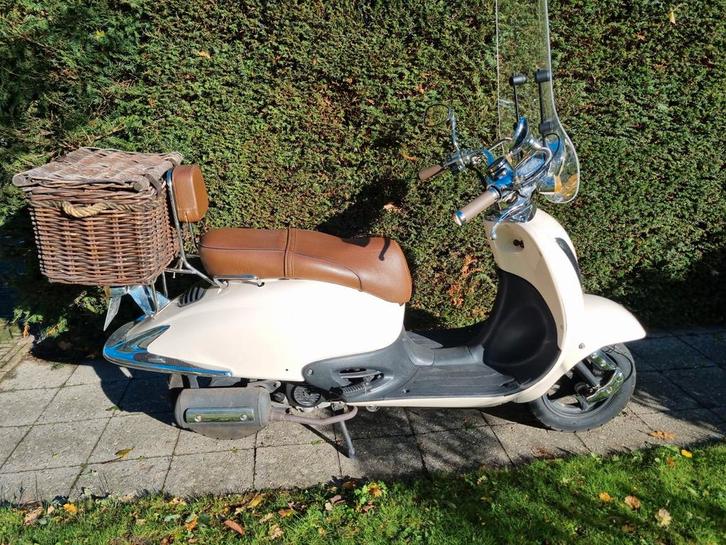 Retro Scooter met Windscherm & Mand, Fietsen en Brommers, Snorfietsen en Snorscooters, Gebruikt, Overige merken, Benzine, Ophalen