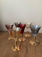 6 vintage harlekino likeurglaasjes op goudkleurige voet, Antiek en Kunst, Antiek | Glas en Kristal, Ophalen of Verzenden