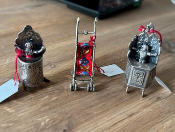Zilveren Miniaturen Kinderstoelen & Buggy beschikbaar voor biedingen