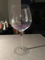 Groot wijnglas met decoratie, Huis en Inrichting, Overige kleuren, Ophalen of Verzenden, 75 cm of meer, Glas