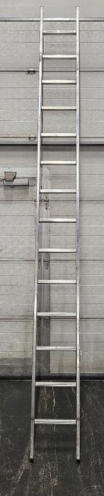 Zeer goede aluminium steekladder 14 tredens, Doe-het-zelf en Verbouw, Ladders en Trappen, Ophalen, Zo goed als nieuw, Ladder, 2 tot 4 meter
