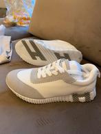 Hermes schoenen, Ophalen of Verzenden, Zo goed als nieuw, Sneakers of Gympen