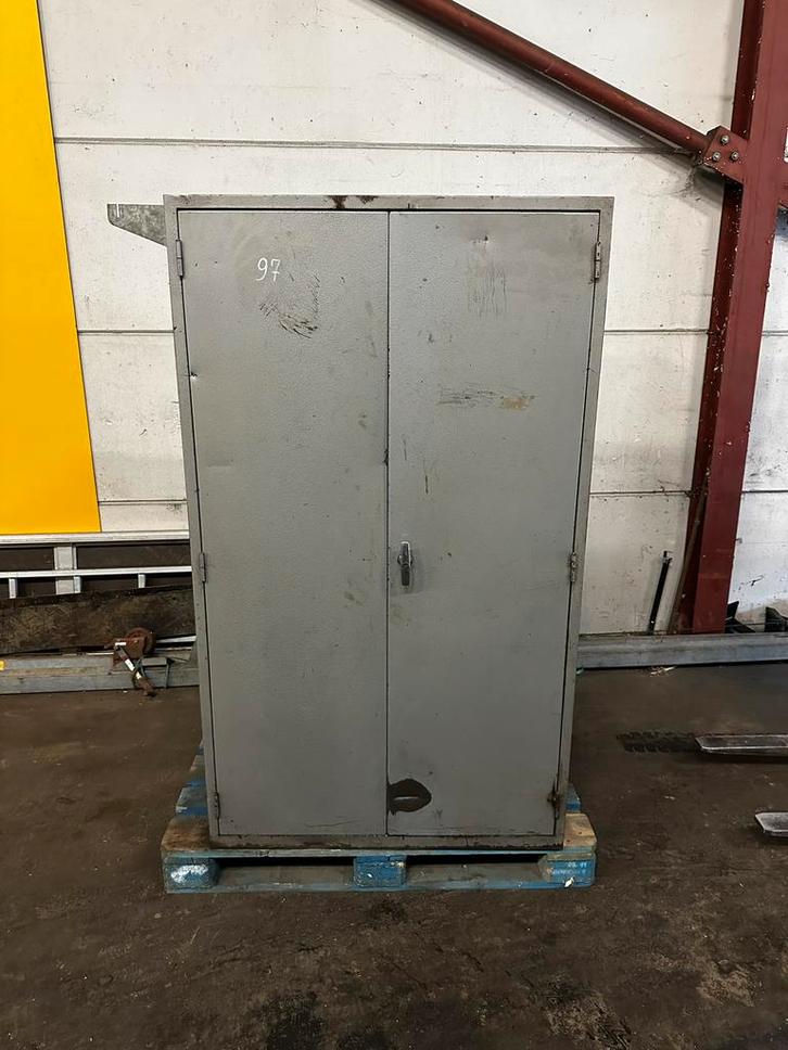 Magazijnkast met 26 uitschuifbare bakjes, Huis en Inrichting, Kasten | Stellingkasten, Gebruikt, Ophalen