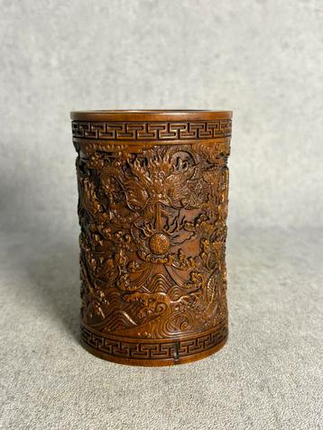 Brushpot China buxus hout draken beschikbaar voor biedingen